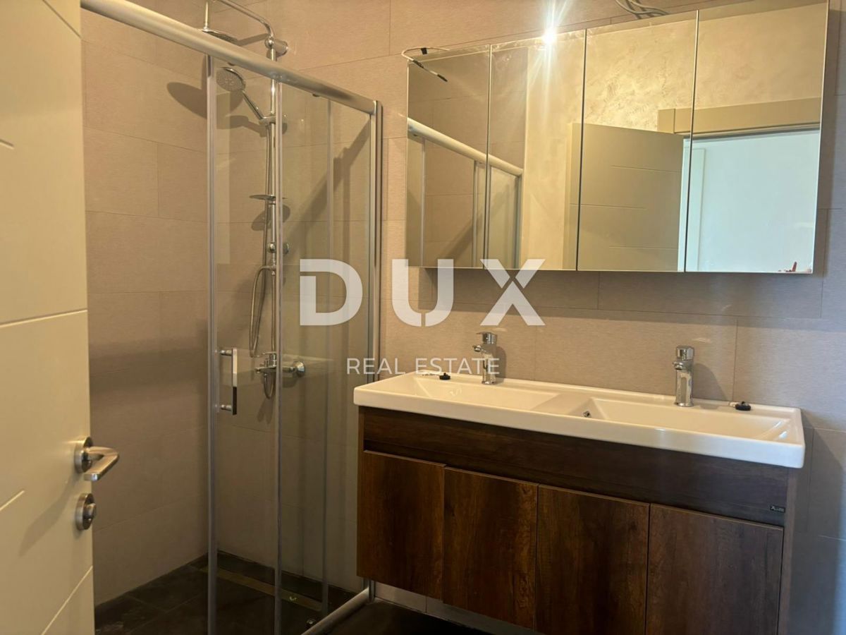 ISTRA, POREČ - Ekskluzivno penthouse s strešno teraso in odprtim pogledom na morje! ZNIŽANO!