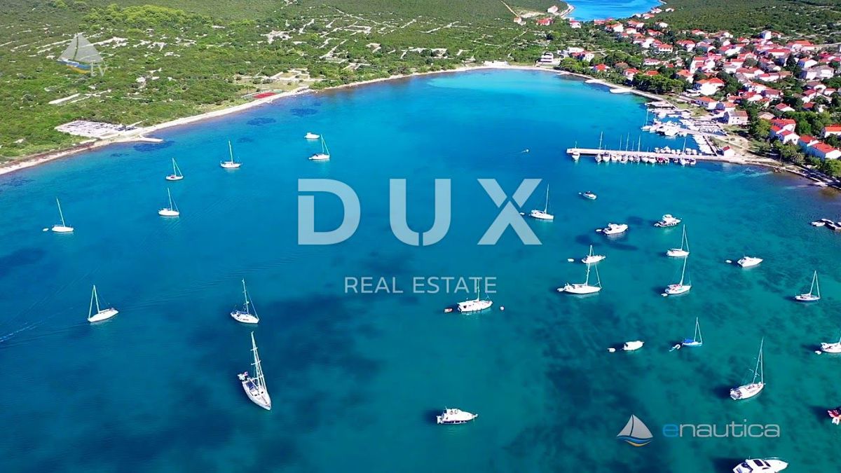 OTOK IST - Gradbeno zemljišče z zasebno cesto do plaže! Mir, tišina, narava...! 733 m2!