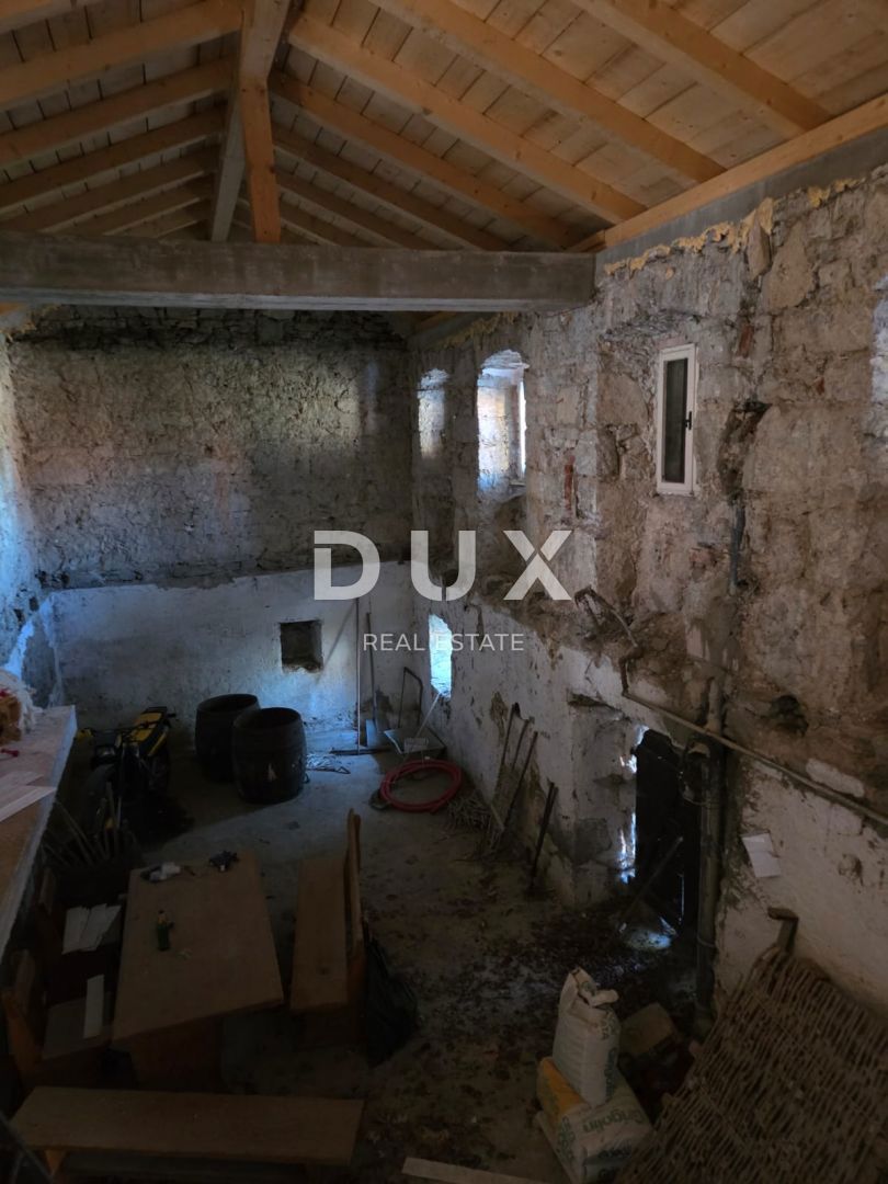 RIJEKA, VIŠKOVO - hiša in gospodarsko poslopje + dvorišče s pogledom na morje! PRILOŽNOST!