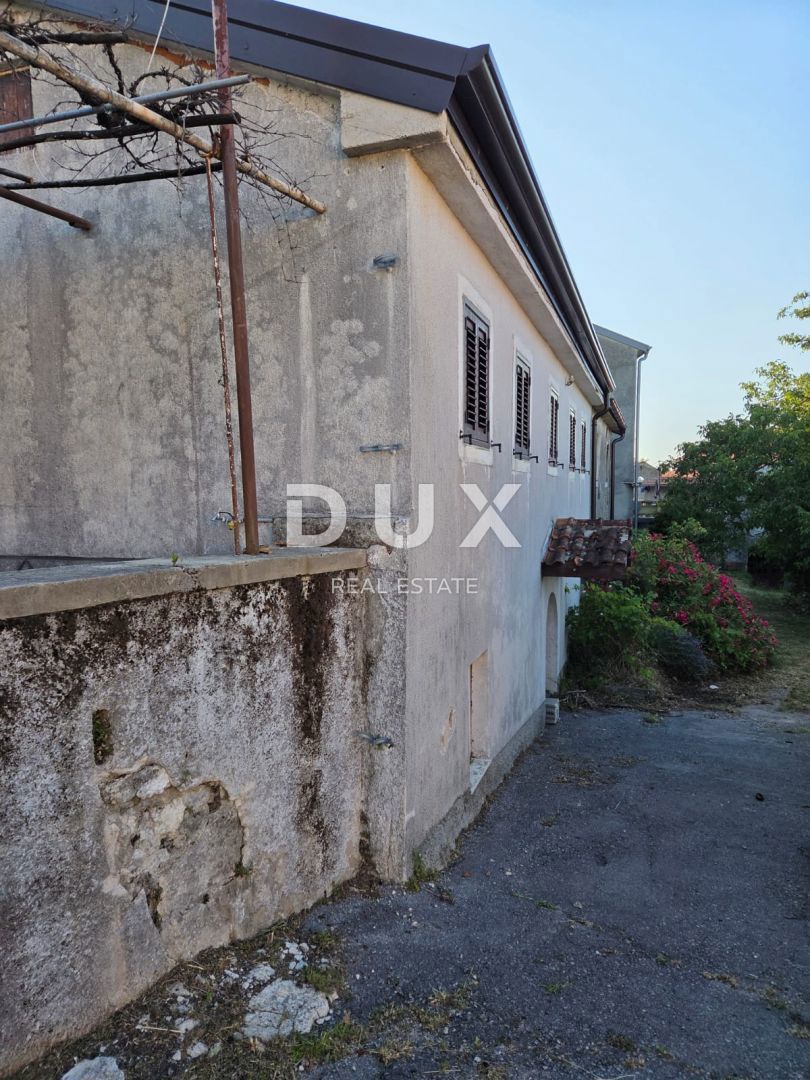 RIJEKA, VIŠKOVO - hiša in gospodarsko poslopje + dvorišče s pogledom na morje! PRILOŽNOST!