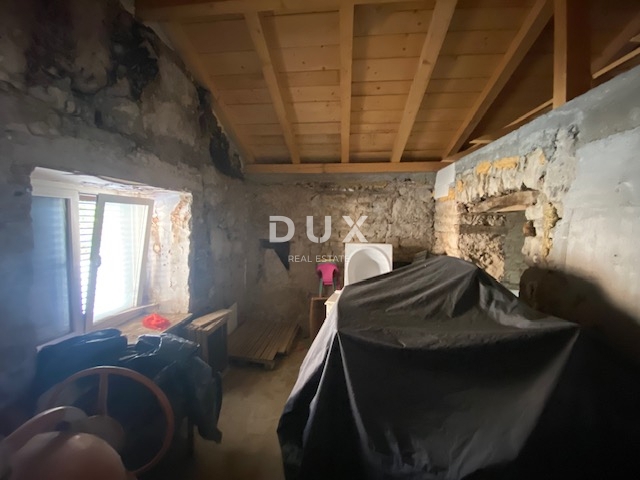 RIJEKA, VIŠKOVO - hiša in gospodarsko poslopje + dvorišče s pogledom na morje! PRILOŽNOST!