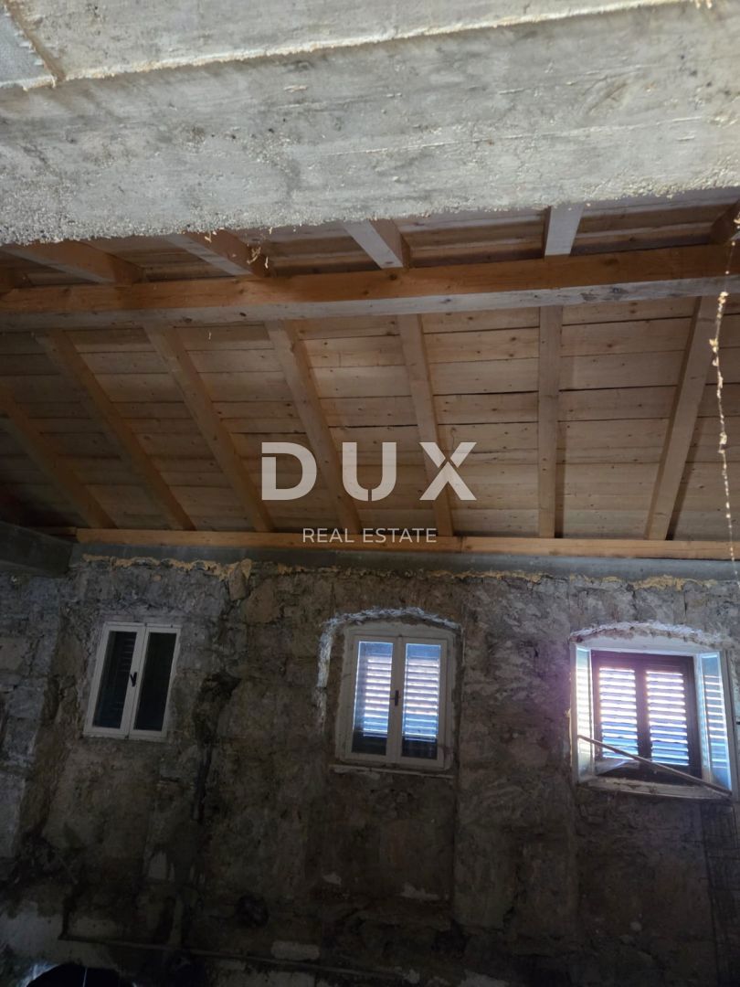 RIJEKA, VIŠKOVO - hiša in gospodarsko poslopje + dvorišče s pogledom na morje! PRILOŽNOST!