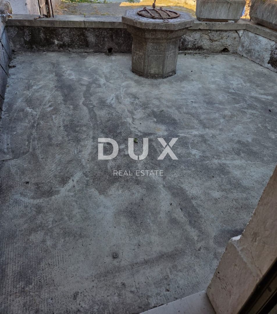 RIJEKA, VIŠKOVO - hiša in gospodarsko poslopje + dvorišče s pogledom na morje! PRILOŽNOST!