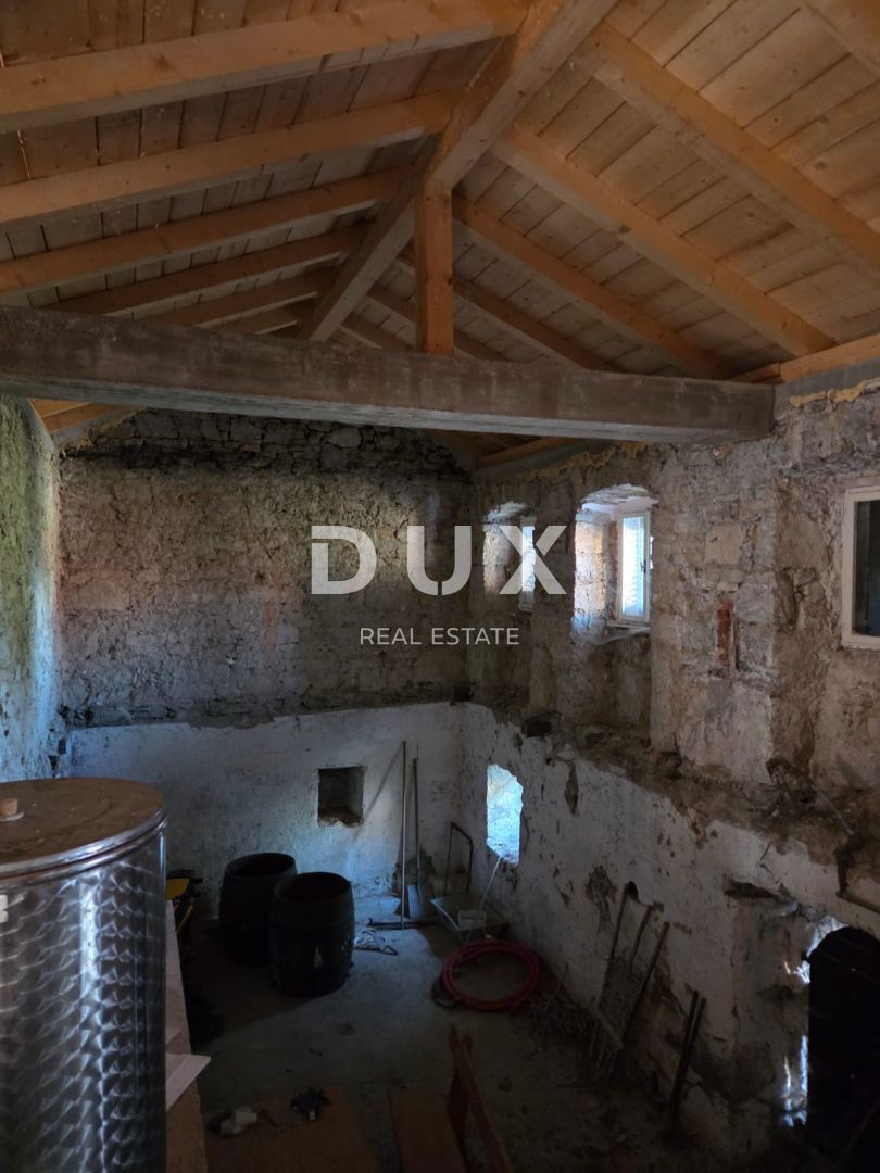 RIJEKA, VIŠKOVO - hiša in gospodarsko poslopje + dvorišče s pogledom na morje! PRILOŽNOST!