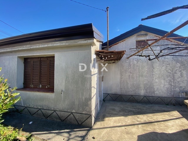 RIJEKA, VIŠKOVO - hiša in gospodarsko poslopje + dvorišče s pogledom na morje! PRILOŽNOST!