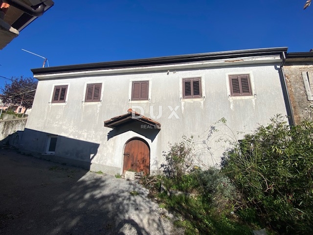 RIJEKA, VIŠKOVO - hiša in gospodarsko poslopje + dvorišče s pogledom na morje! PRILOŽNOST!