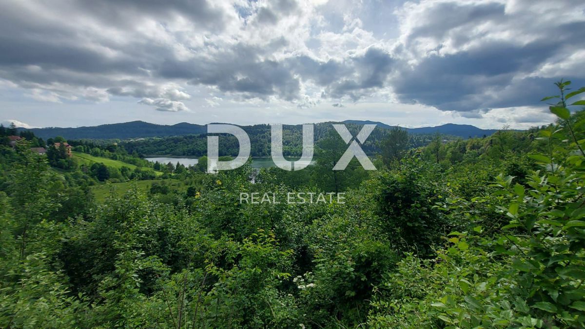 GORSKI KOTAR, FUŽINE - edinstven projekt v osrčju Gorskega Kotarja, zazidljivo zemljišče 10.700 m2 za kompleks vil v bližini jezera, investicijska priložnost!