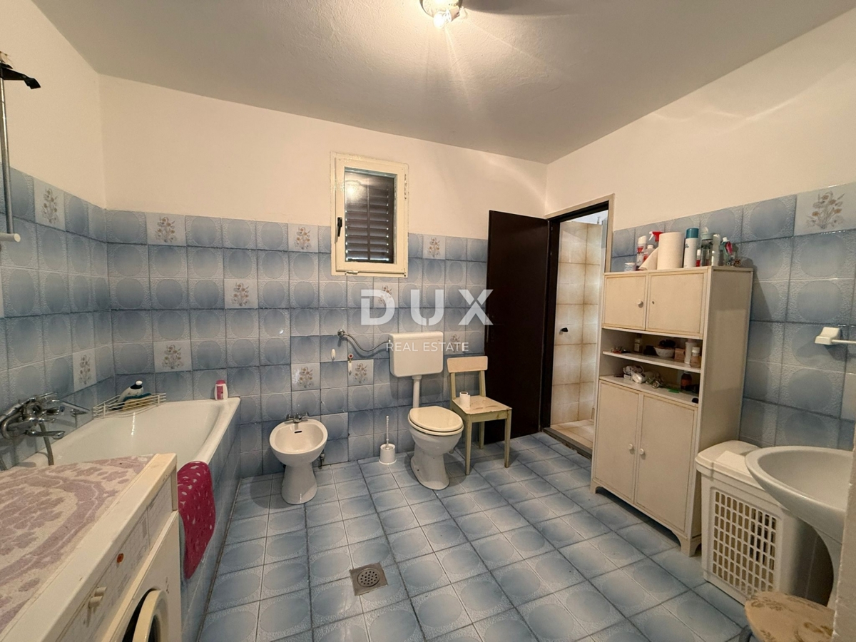 ISTRA, POREČ - Avtentična istrska hiša z dvema stanovanjskima enotama