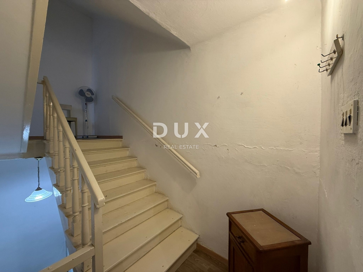 ISTRA, POREČ - Avtentična istrska hiša z dvema stanovanjskima enotama