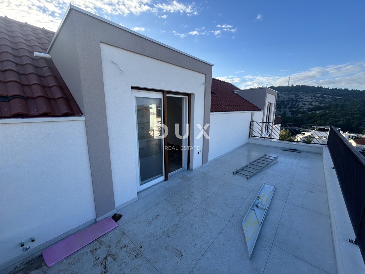 ROGOZNICA, STIVAŠNICA – Penthouse s fenomenalnim pogledom na morje