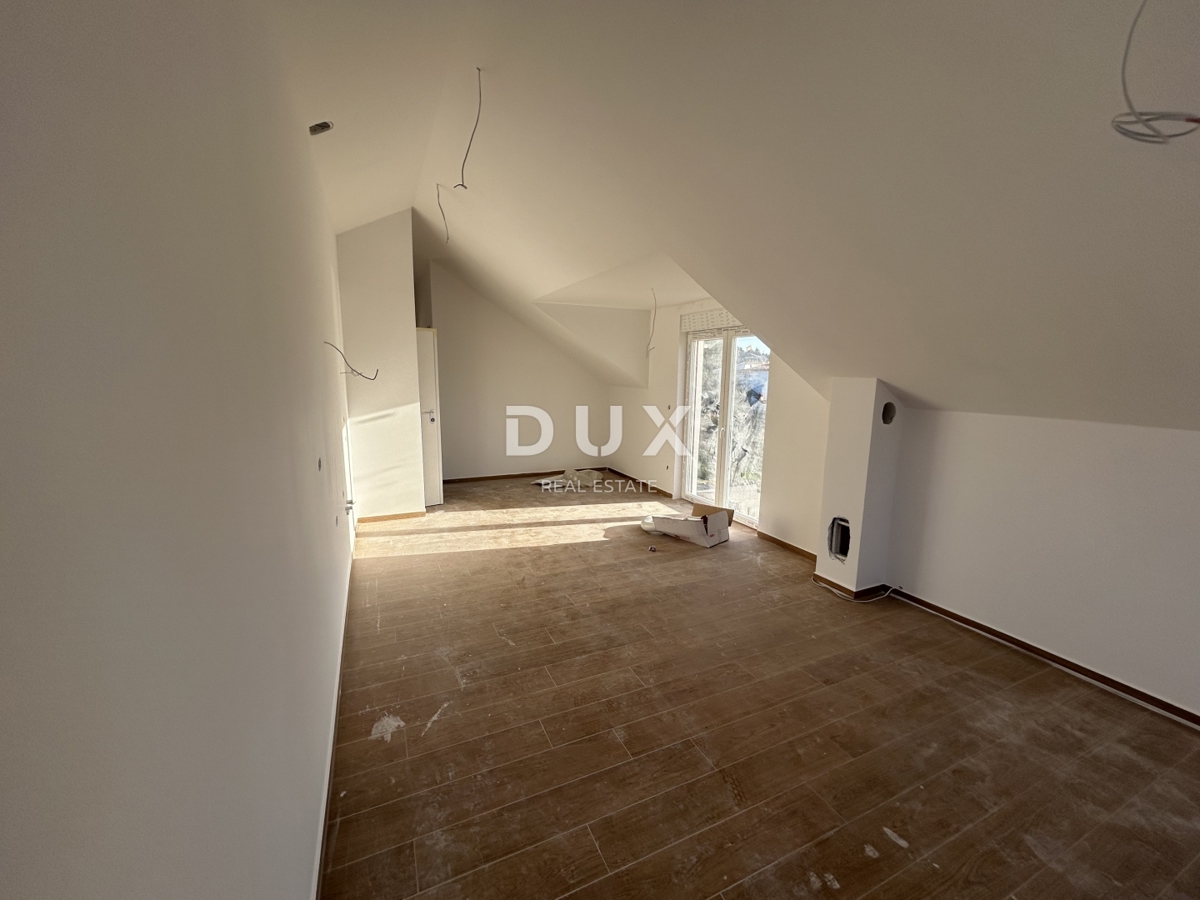 ROGOZNICA, STIVAŠNICA – Penthouse s fenomenalnim pogledom na morje