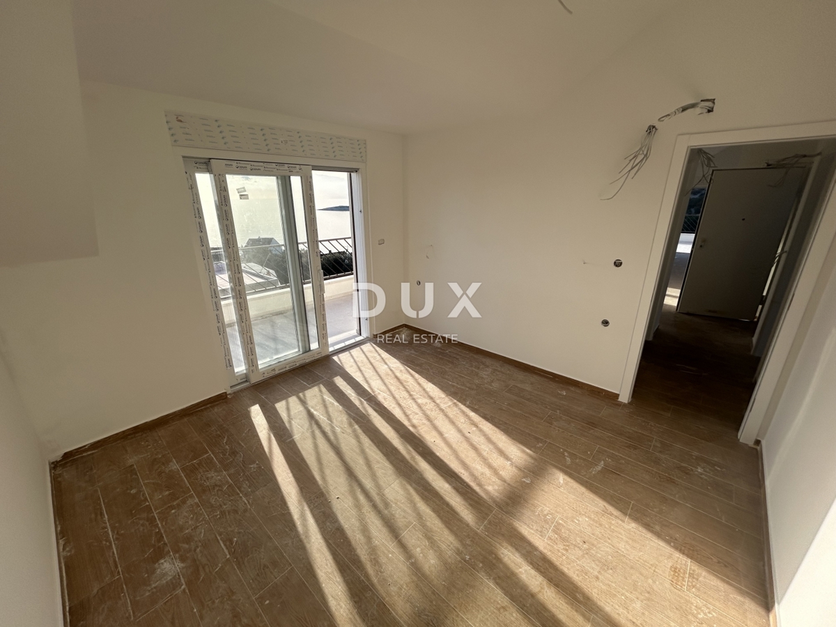 ROGOZNICA, STIVAŠNICA – Penthouse s fenomenalnim pogledom na morje