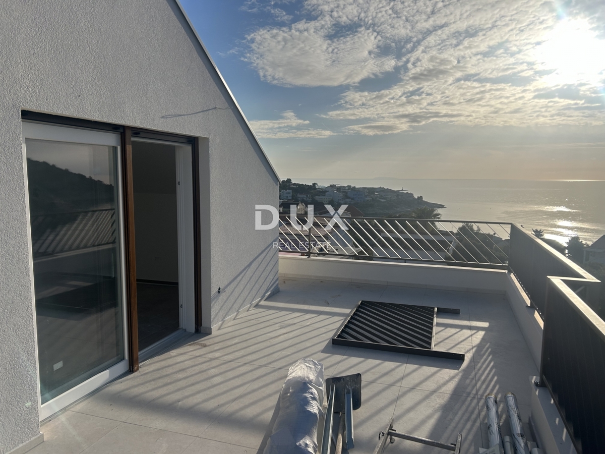 ROGOZNICA, STIVAŠNICA – Penthouse s fenomenalnim pogledom na morje