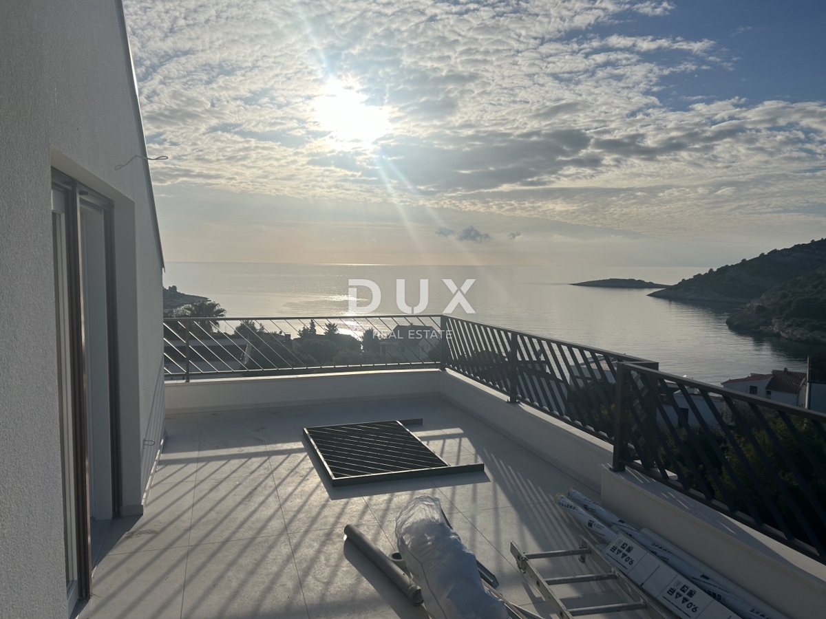 ROGOZNICA, STIVAŠNICA – Penthouse s fenomenalnim pogledom na morje
