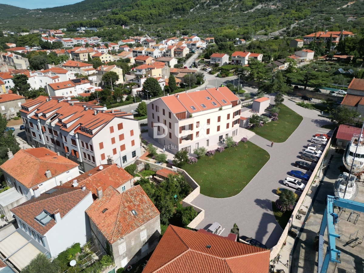 OTOK CRES, MESTO CRES - vrhunska novogradnja na vrhunski lokaciji, v samem središču mesta, 50 m od morja