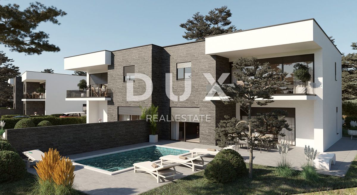 KRALJEVICA - Vila dvojček z bazenom blizu morja!