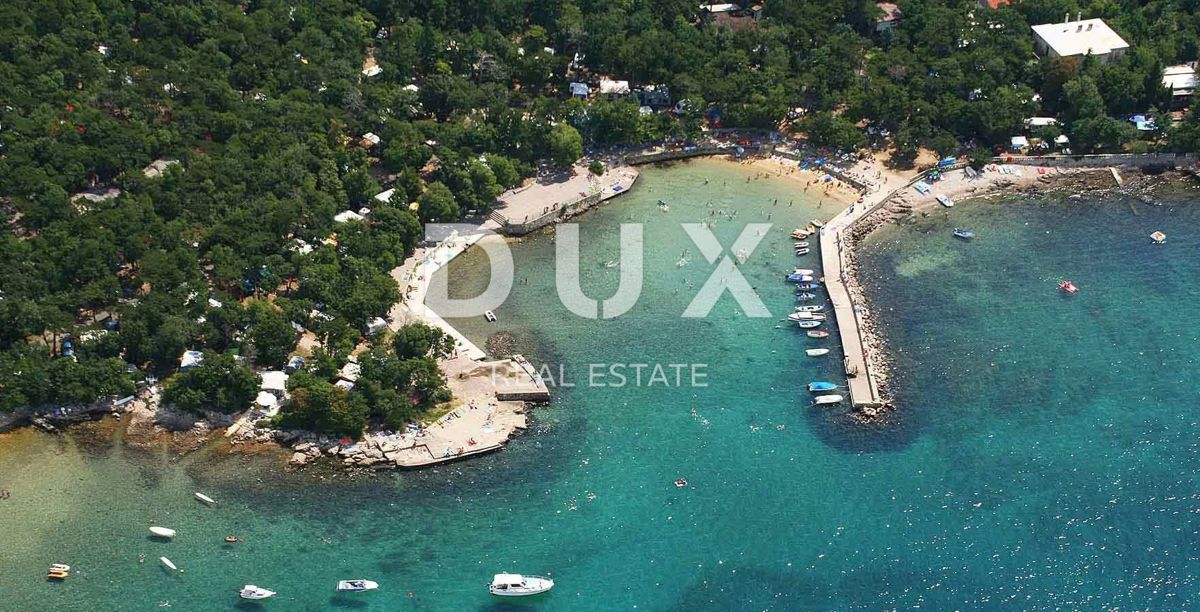 KRALJEVICA - Vila dvojček z bazenom blizu morja!