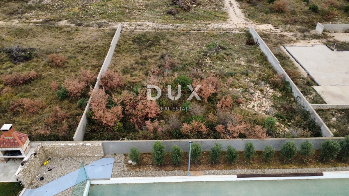 Zemljišče Murvica, Poličnik, 750m2