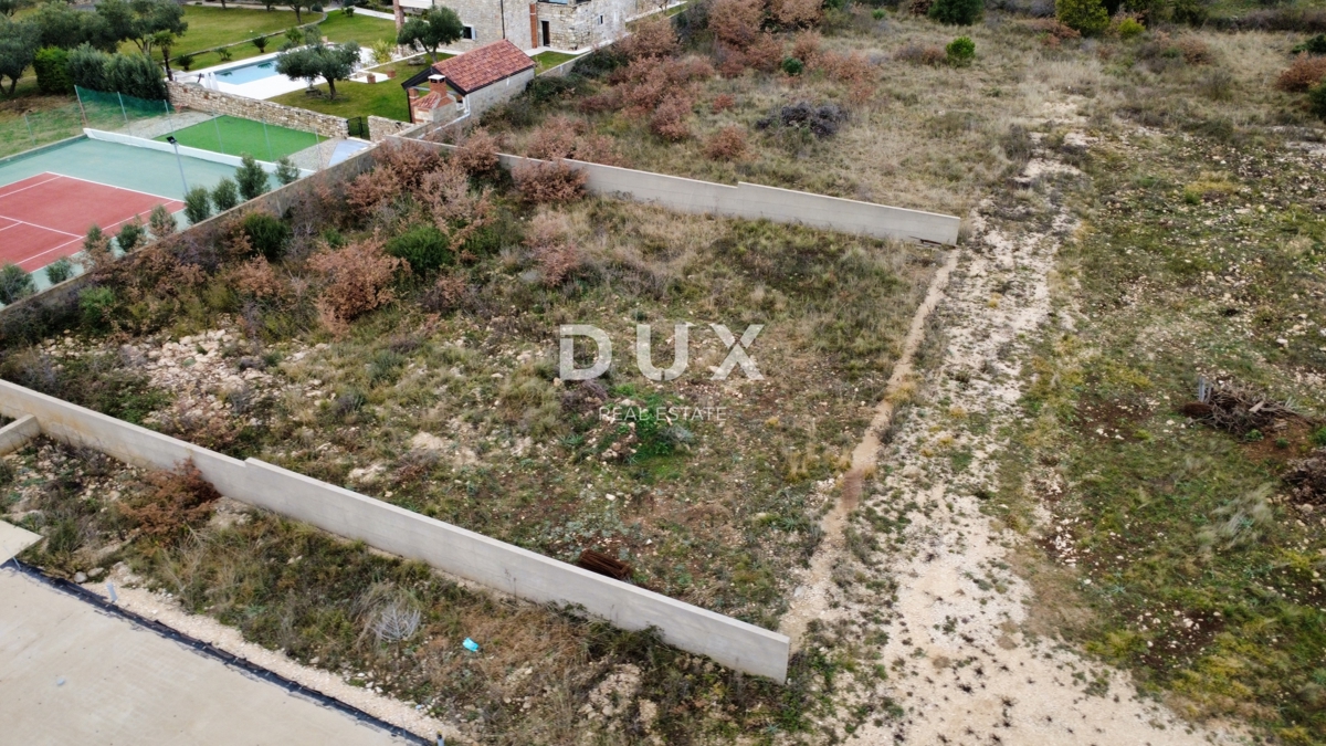 Zemljišče Murvica, Poličnik, 750m2