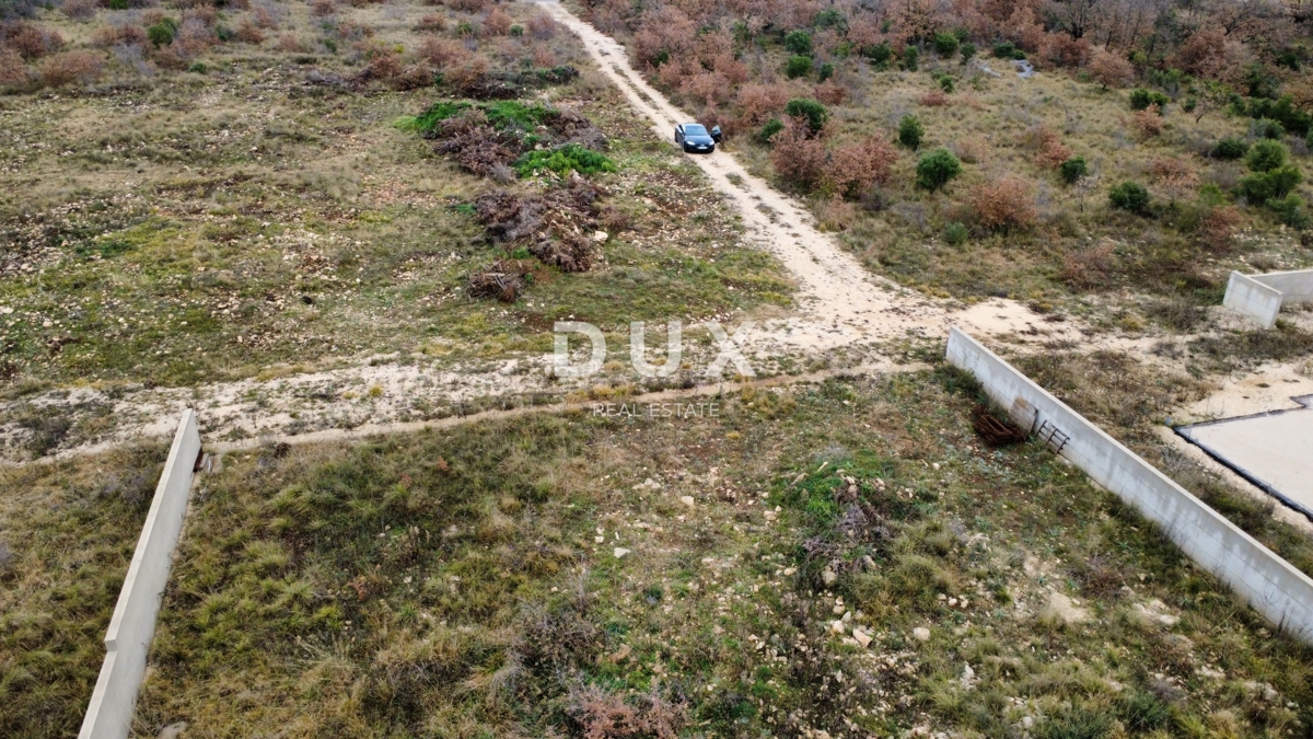 Zemljišče Murvica, Poličnik, 750m2