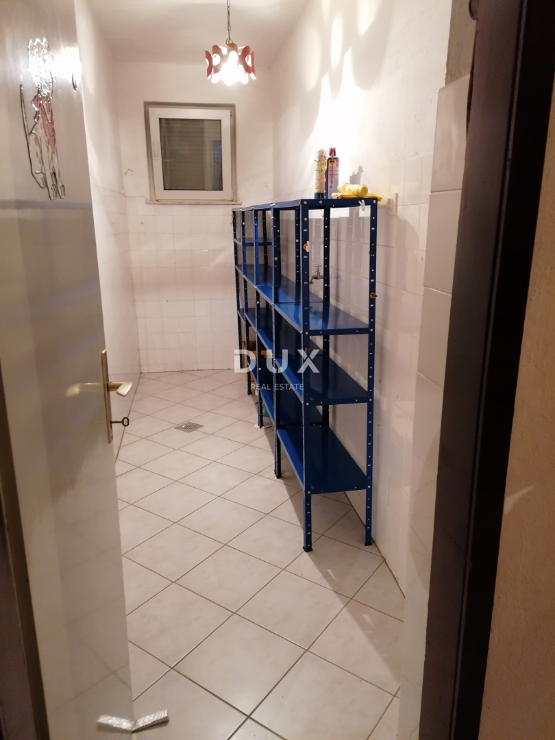 ZADAR, ZEMUNIK - PRILOŽNOST! Prenovljena družinska hiša