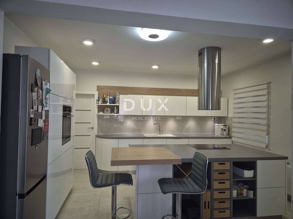 ZADAR, ZEMUNIK - PRILOŽNOST! Prenovljena družinska hiša