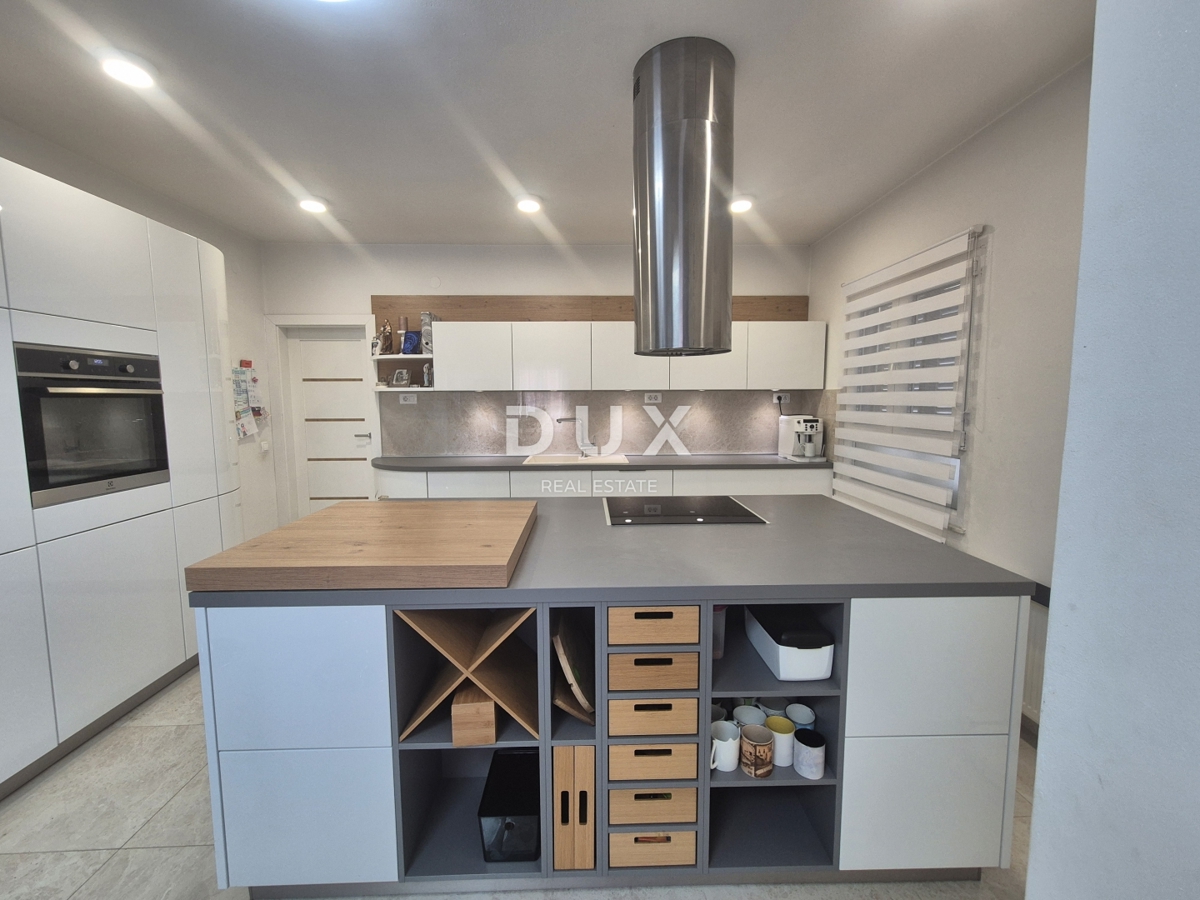 ZADAR, ZEMUNIK - PRILOŽNOST! Prenovljena družinska hiša