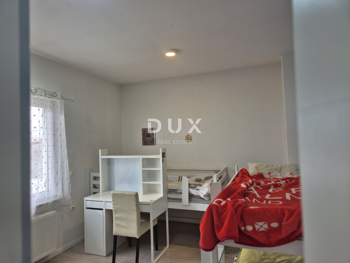 ZADAR, ZEMUNIK - PRILOŽNOST! Prenovljena družinska hiša