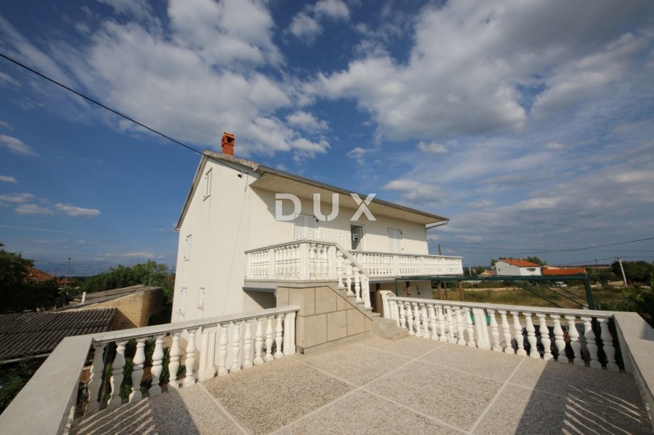 ZADAR, ZEMUNIK - PRILOŽNOST! Prenovljena družinska hiša