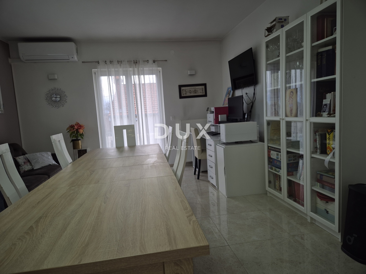 ZADAR, ZEMUNIK - PRILOŽNOST! Prenovljena družinska hiša