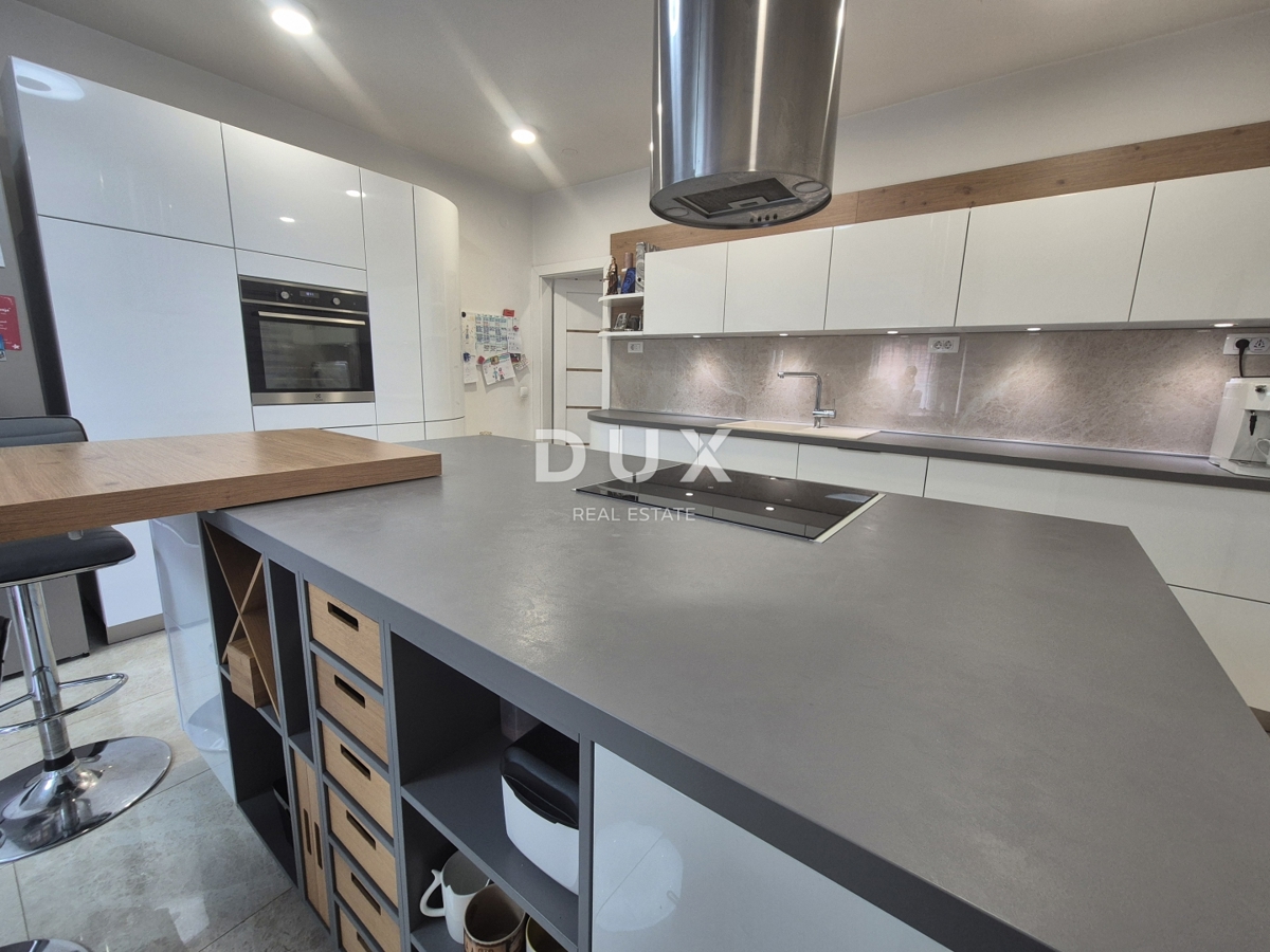 ZADAR, ZEMUNIK - PRILOŽNOST! Prenovljena družinska hiša