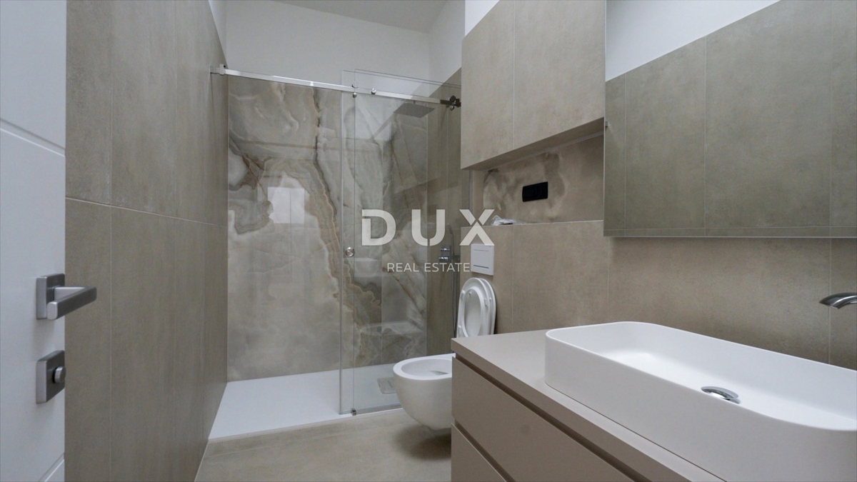 RIJEKA, KOSTRENA - ekskluzivno stanovanje z jacuzzijem - novogradnja s panoramskim pogledom na morje! PRILOŽNOST!