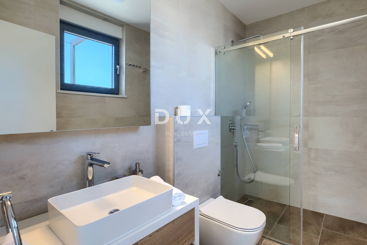 ISTRA, BRTONIGLA - Elegantna vila, popolna kombinacija razkošja in miru