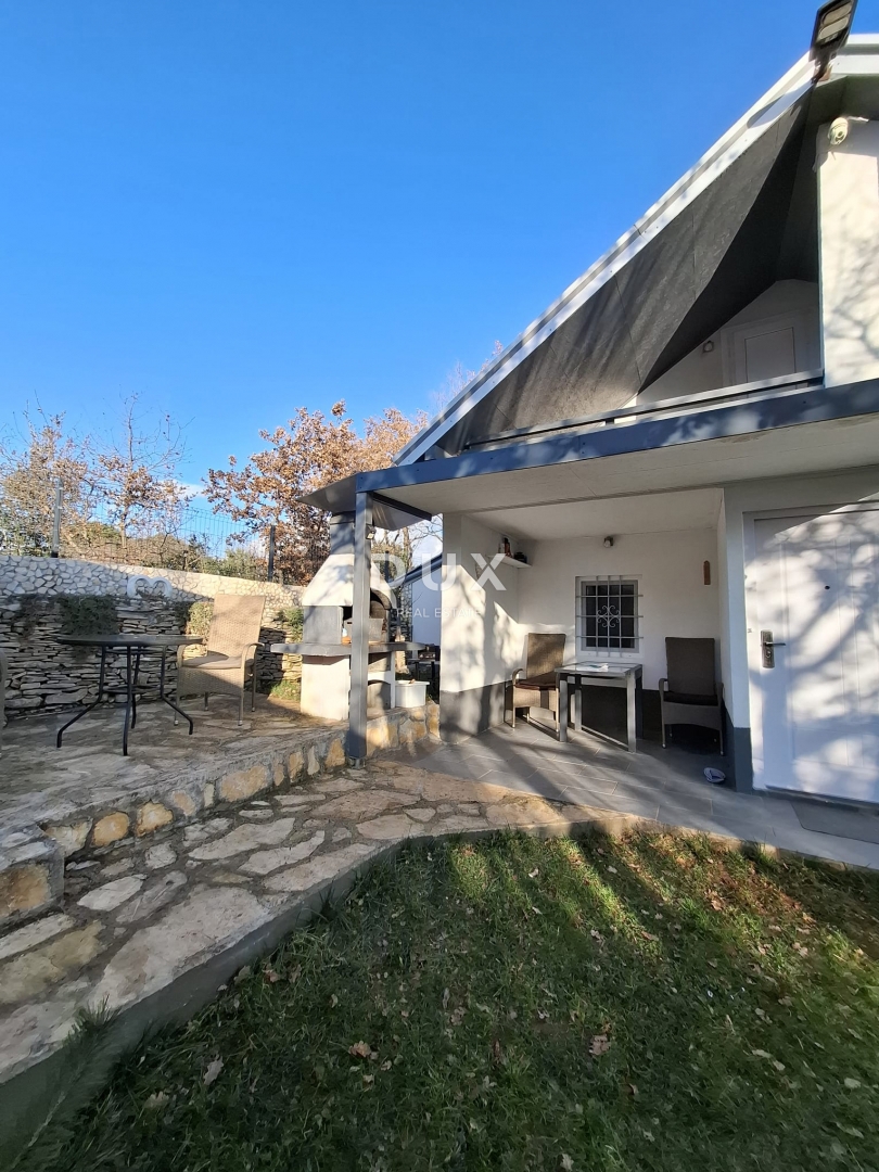 ISTRA, PEROJ - Hiša 42 m2 z garažo na čudoviti lokaciji!