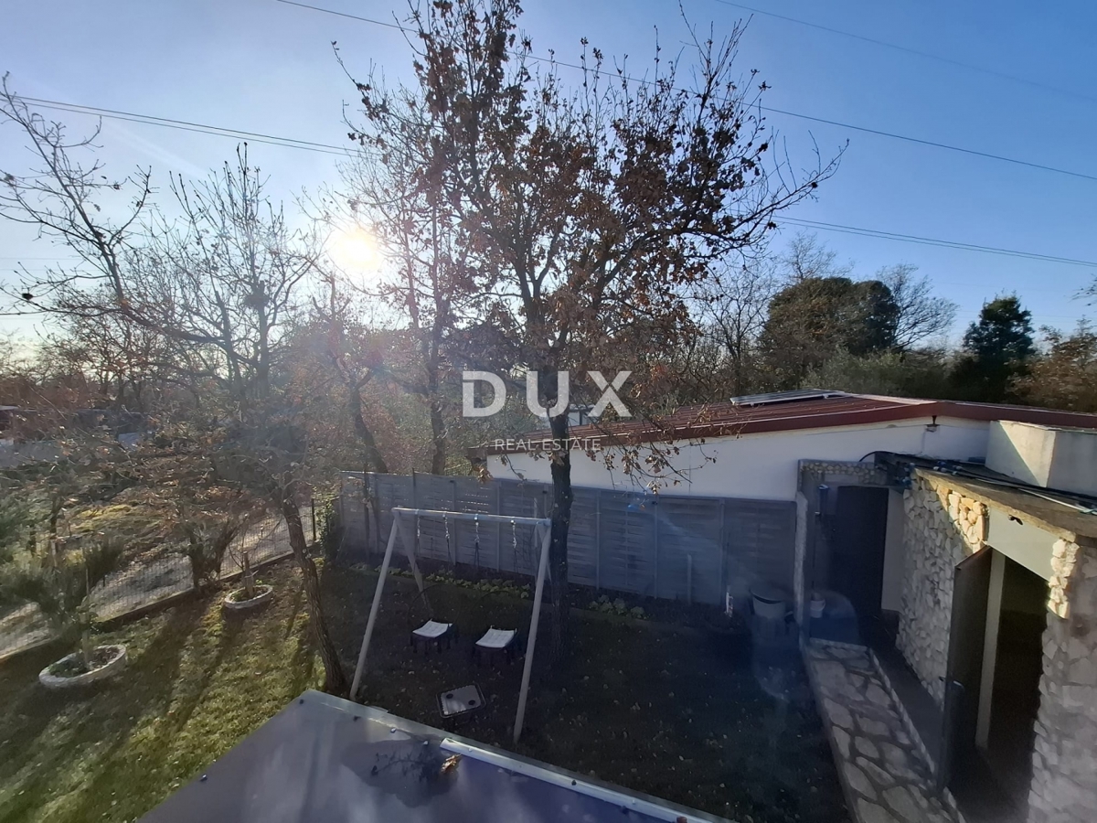 ISTRA, PEROJ - Hiša 42 m2 z garažo na čudoviti lokaciji!