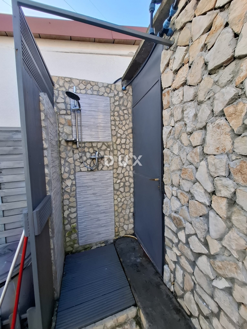 ISTRA, PEROJ - Hiša 42 m2 z garažo na čudoviti lokaciji!