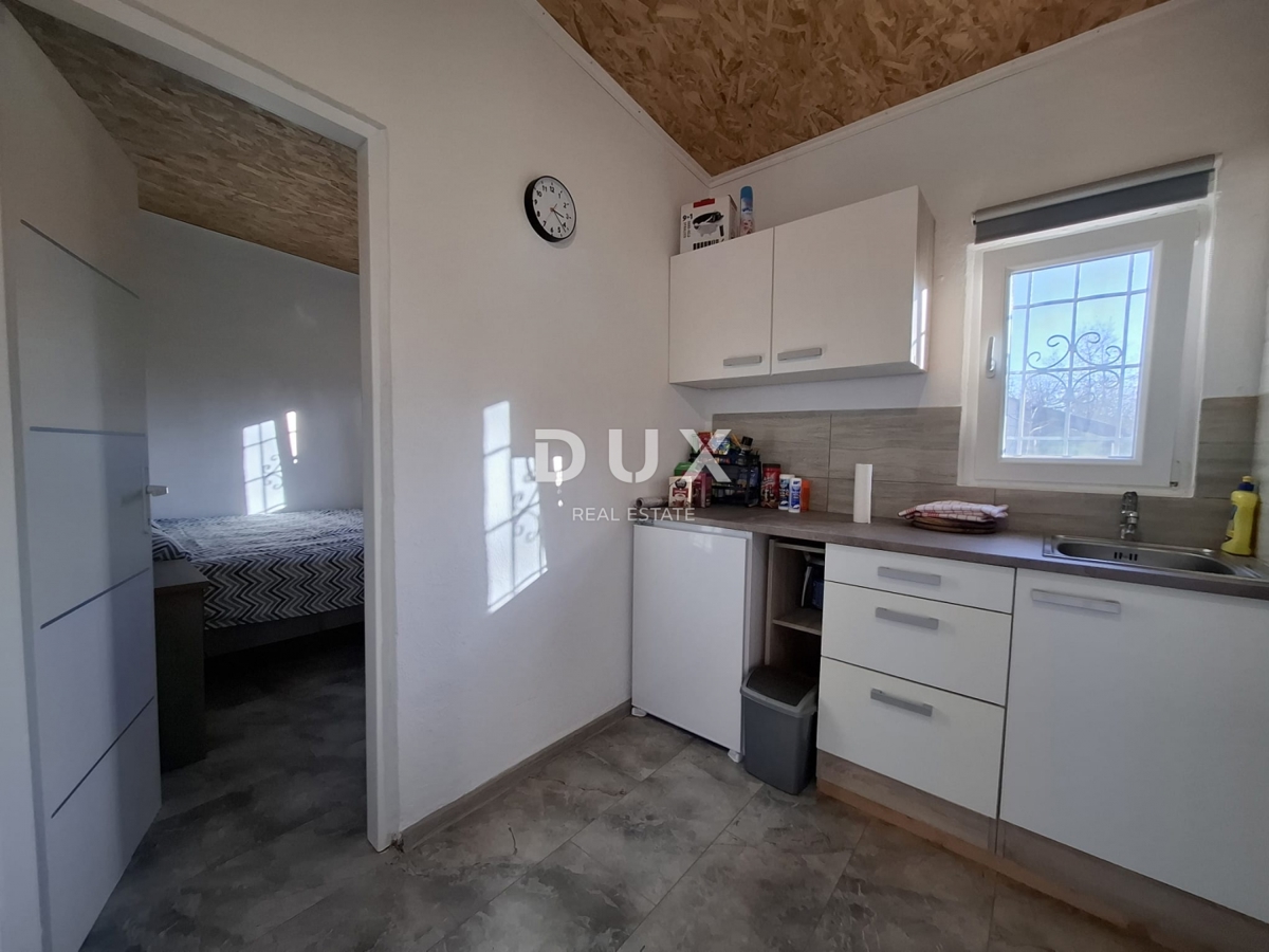 ISTRA, PEROJ - Hiša 42 m2 z garažo na čudoviti lokaciji!