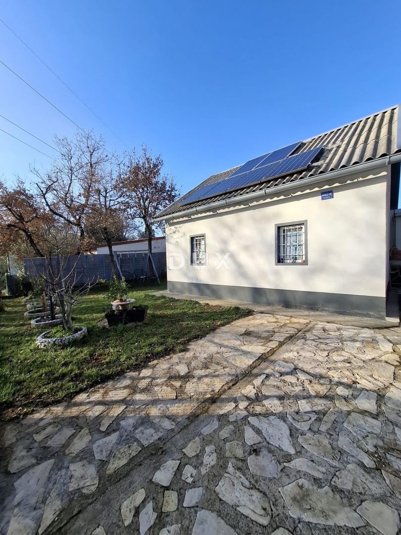 ISTRA, PEROJ - Hiša 42 m2 z garažo na čudoviti lokaciji!