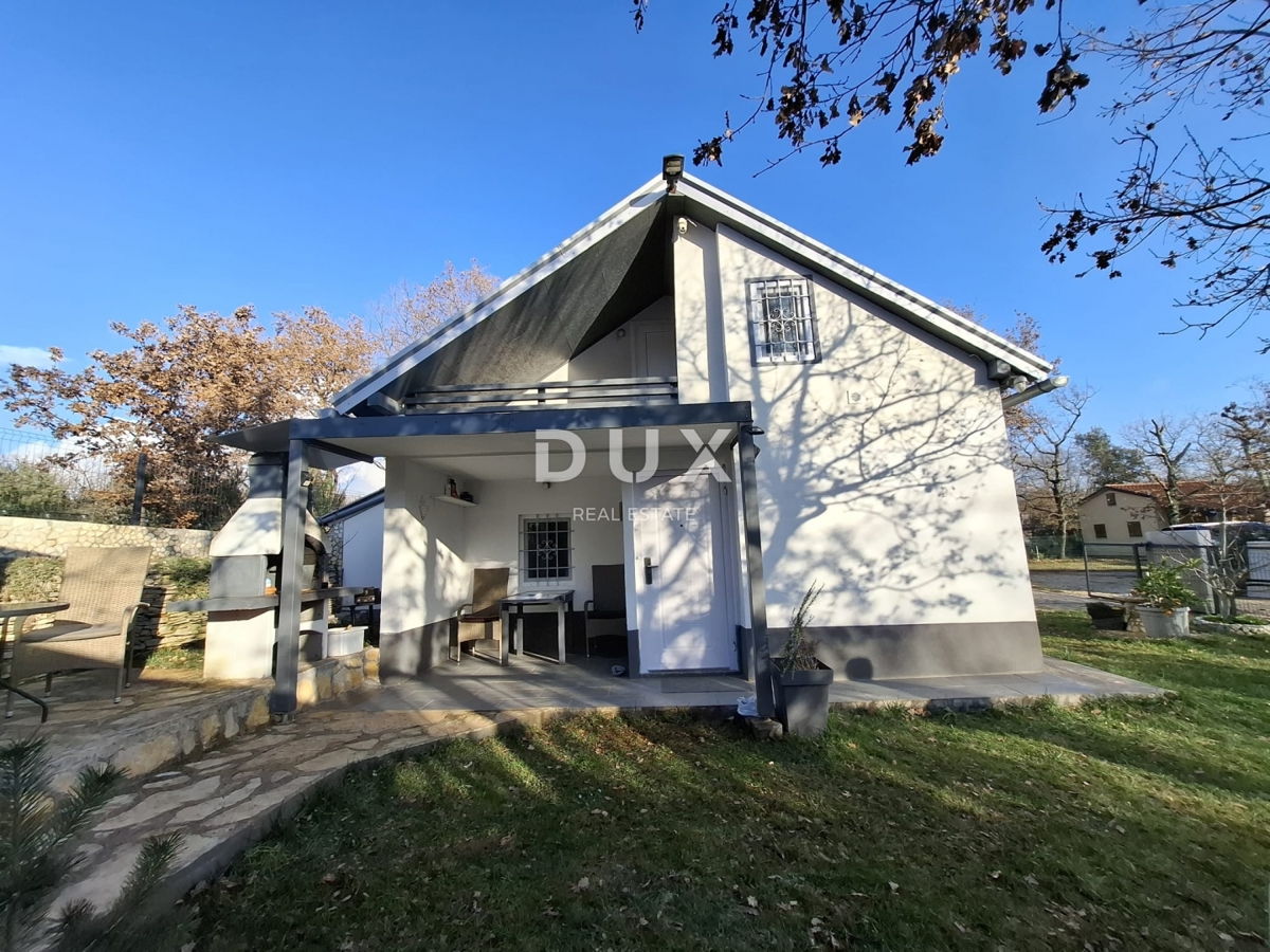 ISTRA, PEROJ - Hiša 42 m2 z garažo na čudoviti lokaciji!