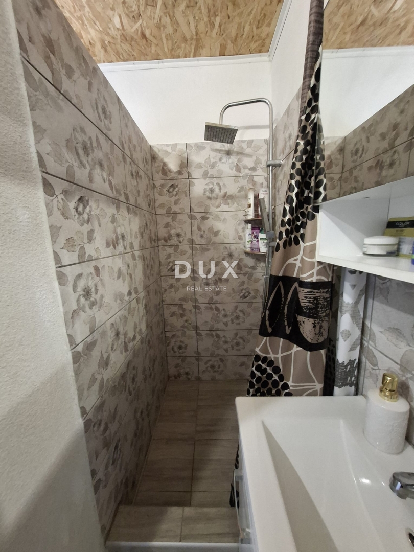 ISTRA, PEROJ - Hiša 42 m2 z garažo na čudoviti lokaciji!