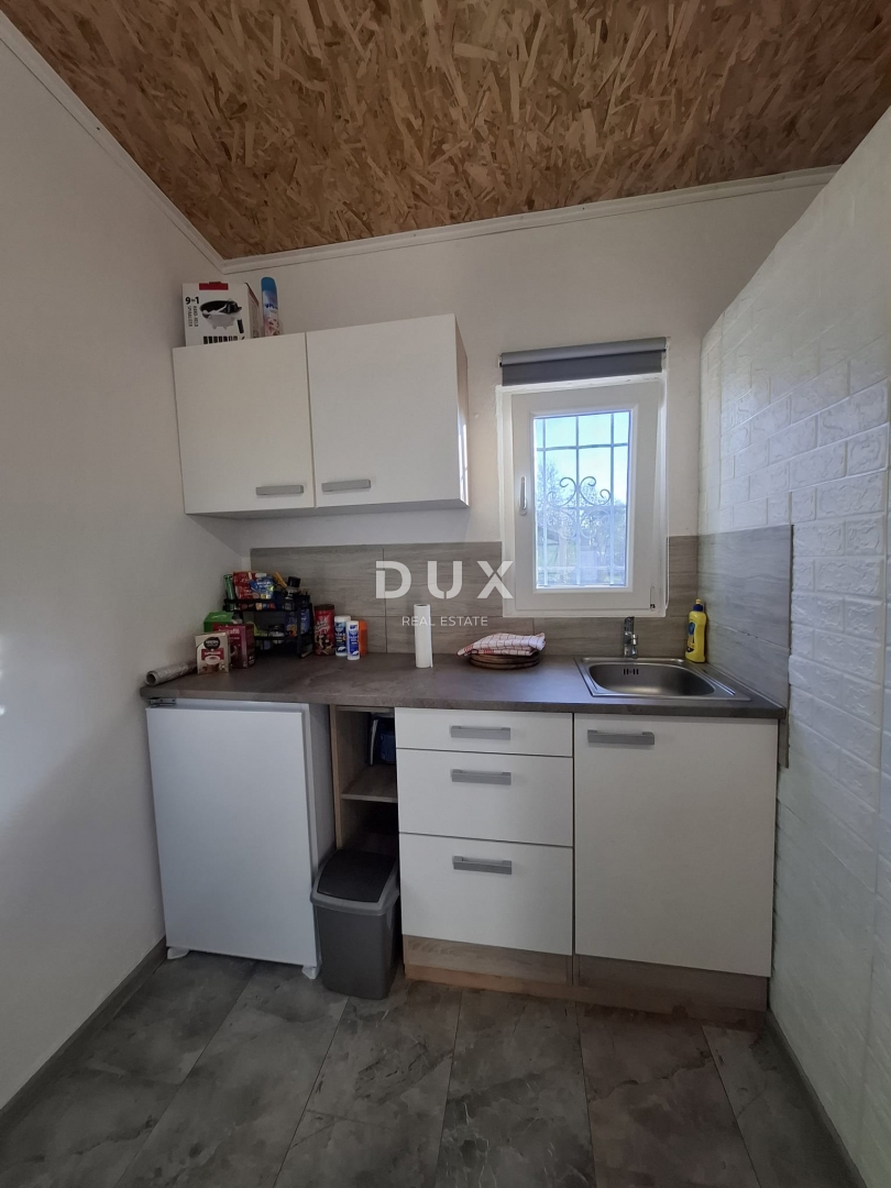 ISTRA, PEROJ - Hiša 42 m2 z garažo na čudoviti lokaciji!