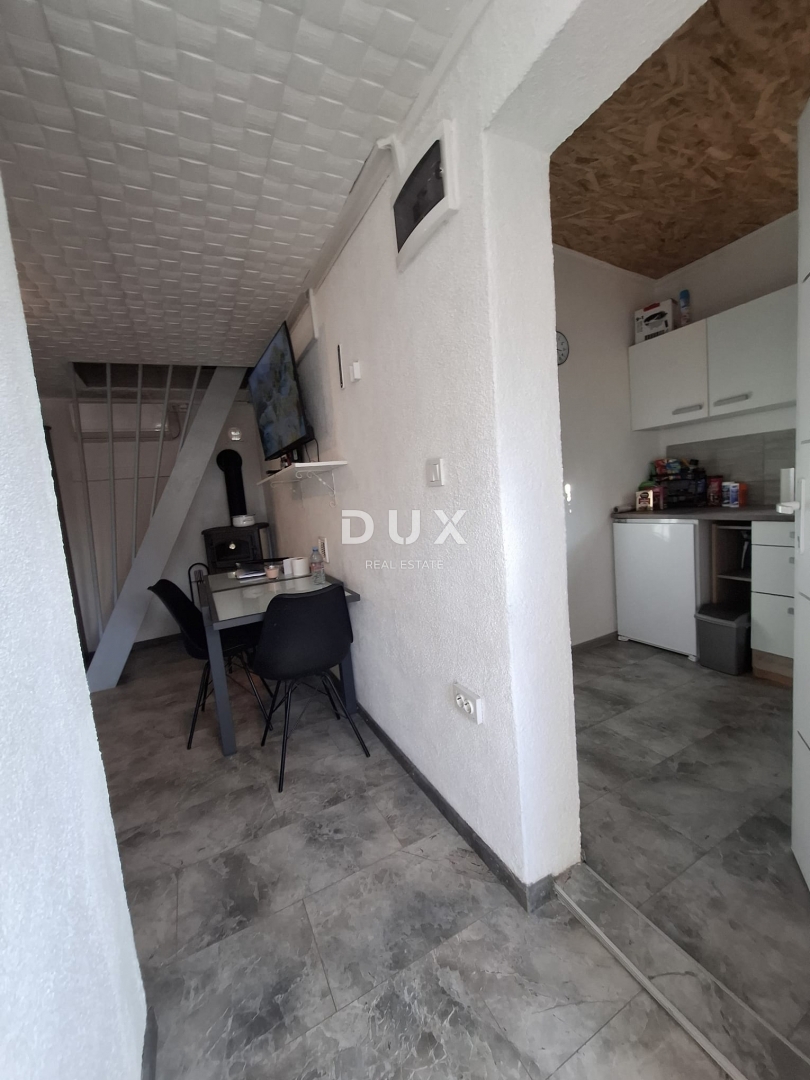 ISTRA, PEROJ - Hiša 42 m2 z garažo na čudoviti lokaciji!