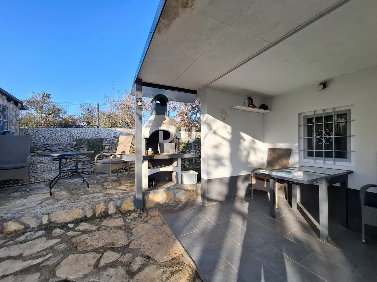 ISTRA, PEROJ - Hiša 42 m2 z garažo na čudoviti lokaciji!