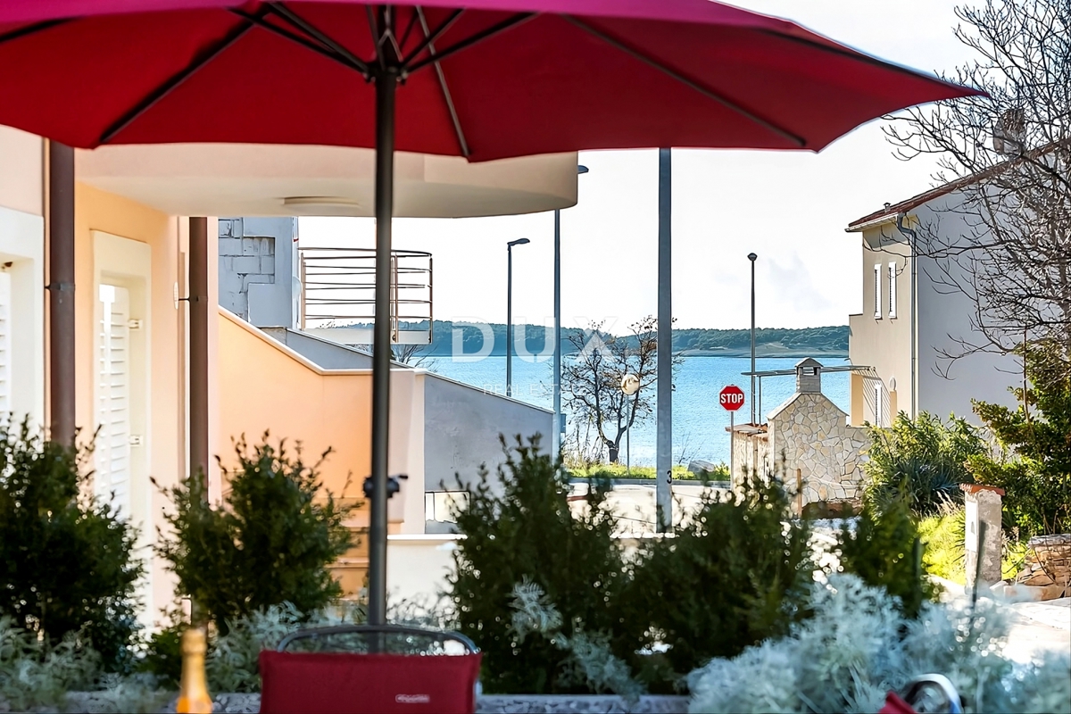 ISTRA, MEDULIN - Hiša z dvema apartmajema 100 metrov od morja