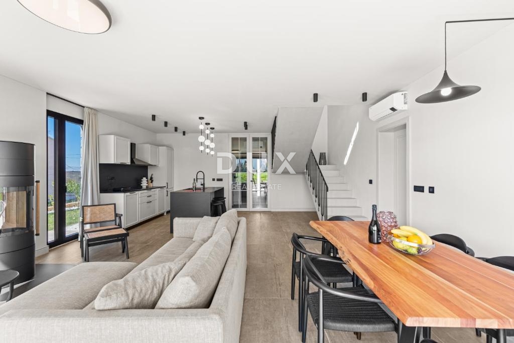 ISTRA, KRNICA - Moderna vila na mirni lokaciji v bližini plaž