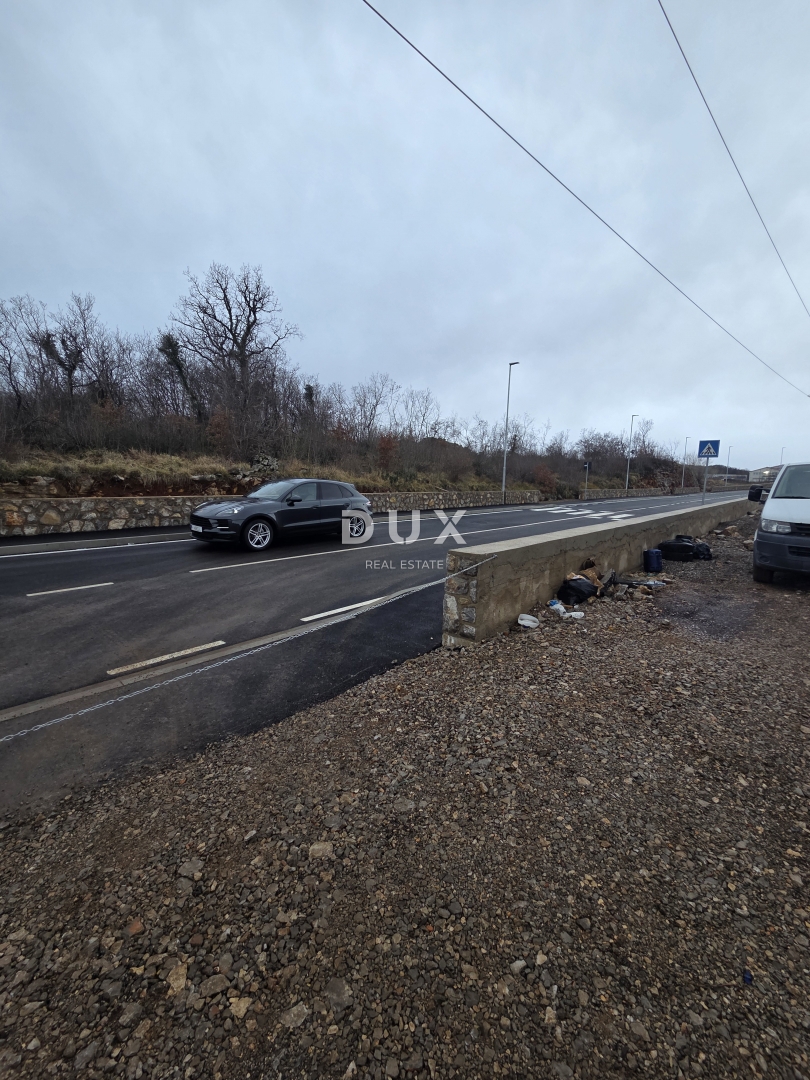 KASTAV - Stavbno zemljišče v industrijski coni