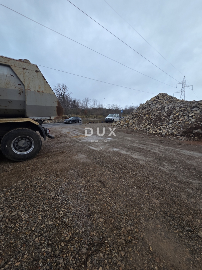 KASTAV - Stavbno zemljišče v industrijski coni