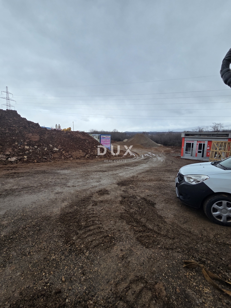 KASTAV - Stavbno zemljišče v industrijski coni