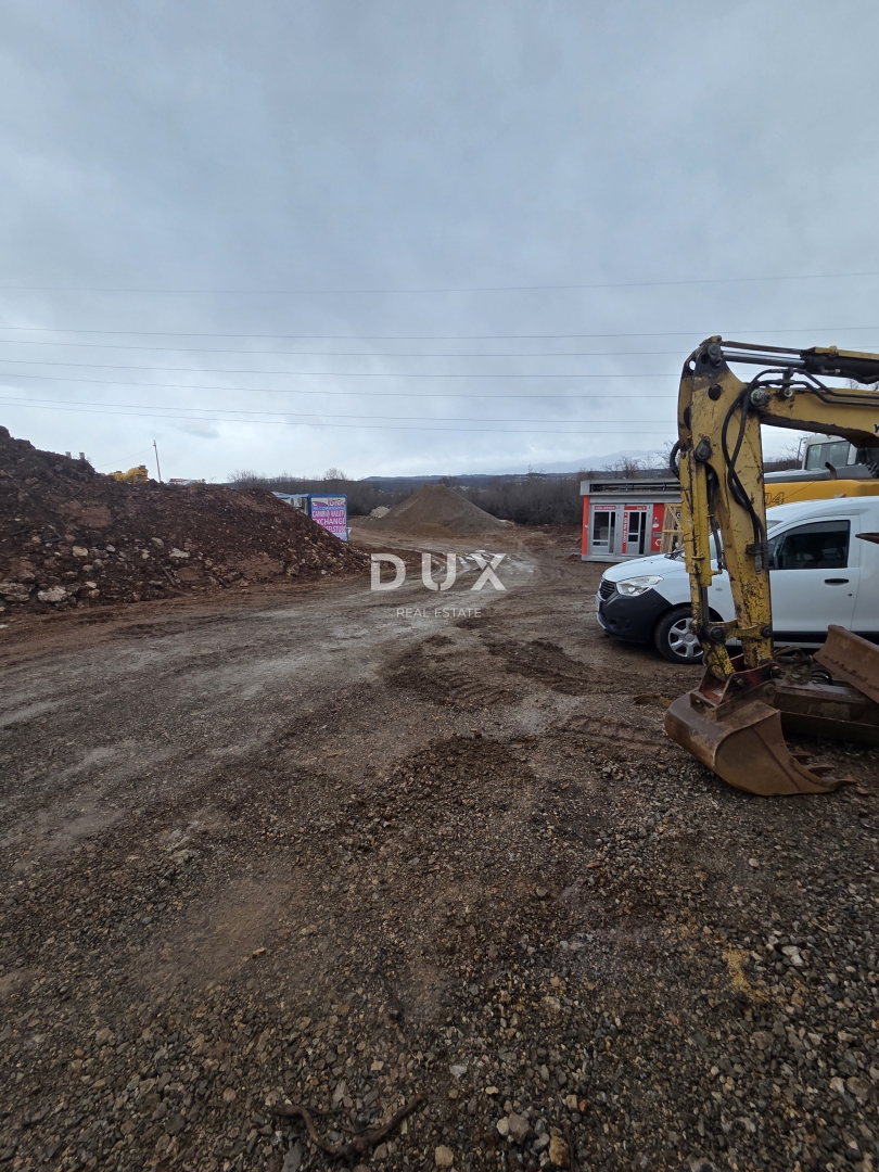 KASTAV - Stavbno zemljišče v industrijski coni