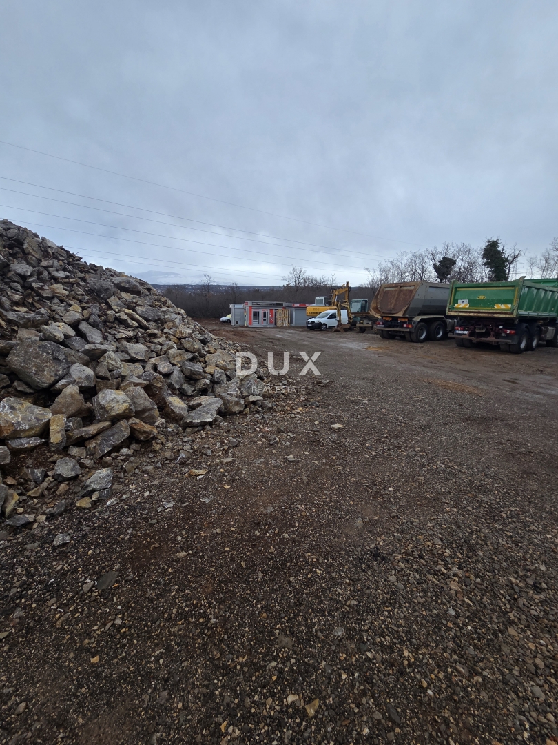 KASTAV - Stavbno zemljišče v industrijski coni